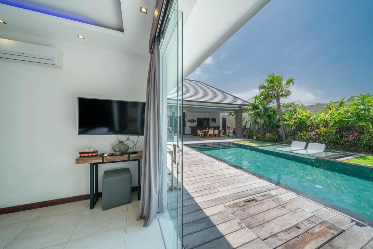 Villa Tira - Elegant 3Br In Central Seminyak Eksteriør bilde
