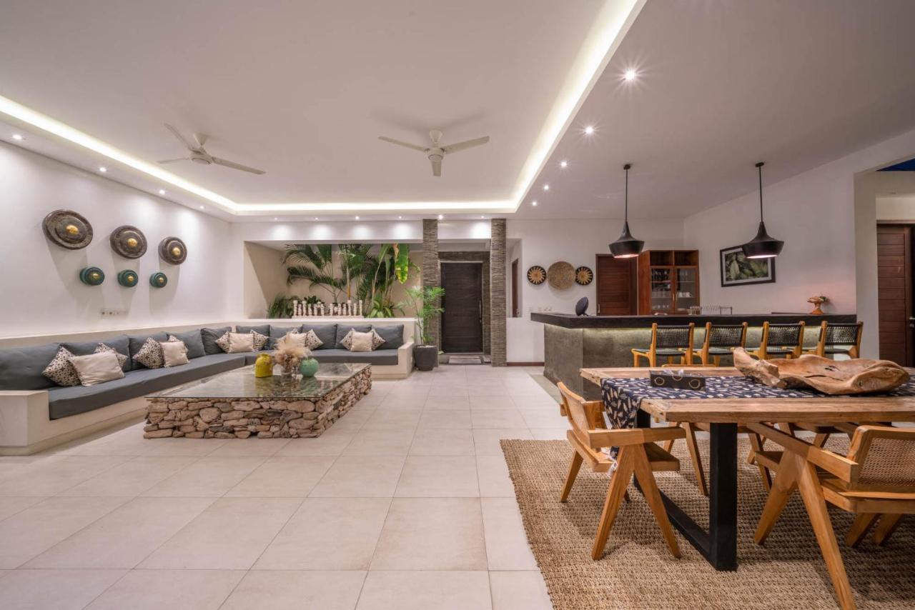 Villa Tira - Elegant 3Br In Central Seminyak Eksteriør bilde