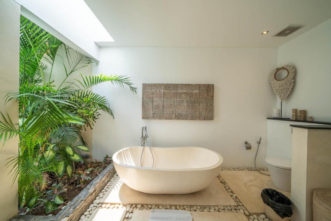 Villa Tira - Elegant 3Br In Central Seminyak Eksteriør bilde