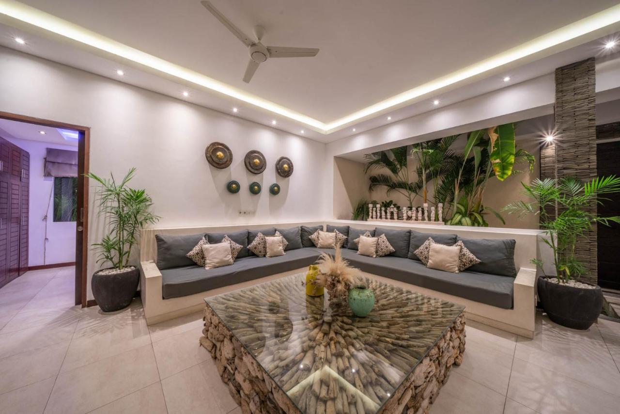 Villa Tira - Elegant 3Br In Central Seminyak Eksteriør bilde